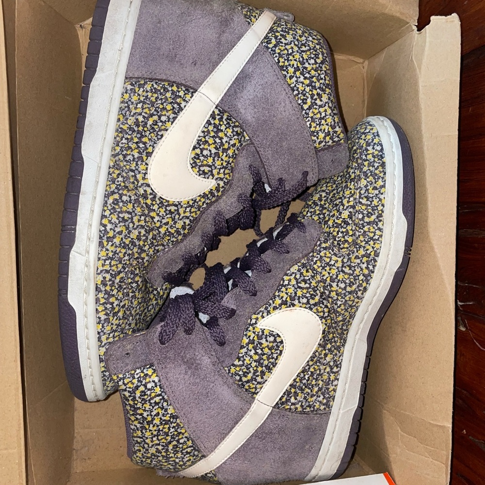 Nike wedge sneaker